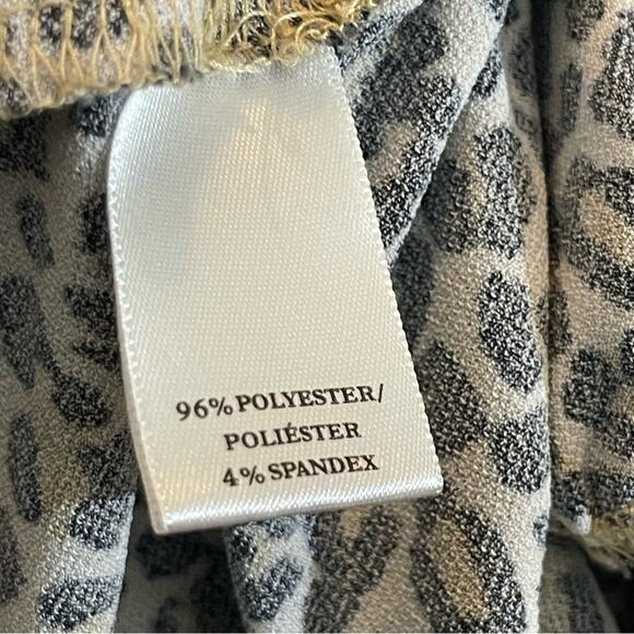 Ann Taylor ruched sides animal print top xs - Picture 8 of 8